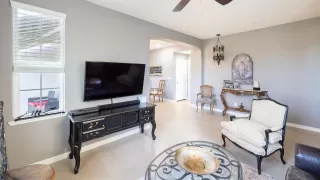 Photo #5: 224125416 Listing