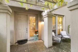 Photo #2: 224126049 Listing