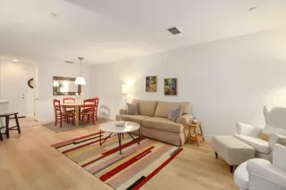 Photo #4: 224126049 Listing