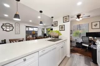 Photo #2: 224126130 Listing