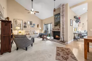 Photo #3: 224127482 Listing