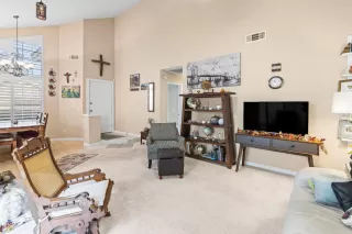 Photo #5: 224127482 Listing