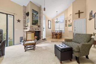 Photo #6: 224127482 Listing