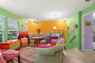 Photo #6: 224127539 Listing