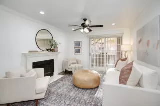 Photo #4: 224128433 Listing