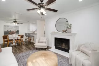 Photo #5: 224128433 Listing