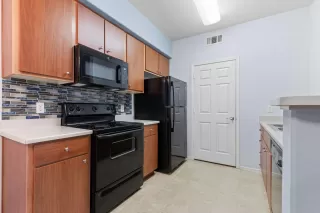 Photo #4: 224128471 Listing