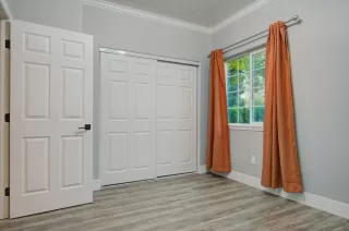 Photo #6: 224128737 Listing