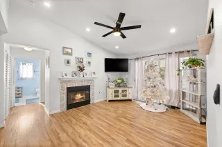 Photo #5: 224130528 Listing 