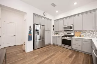 Photo #5: 224130911 Listing