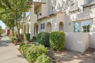 Photo #2: 224131766 Listing 