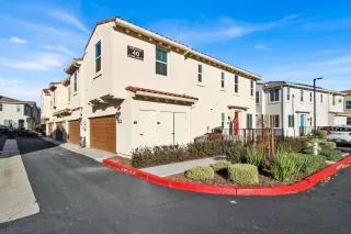 Photo #2: 224132430 Listing 