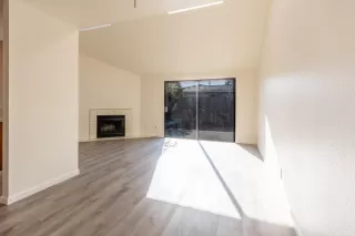 Photo #1: 224132782 Listing