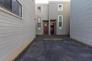 Photo #5: 224132782 Listing