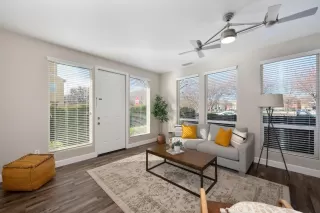 Photo #2: 224153886 Listing 