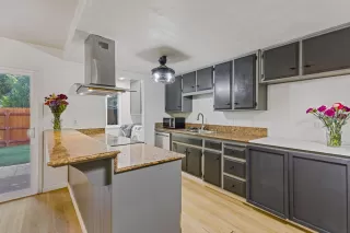 Photo #1: 225000096 Listing