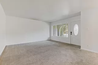 Photo #4: 225000096 Listing