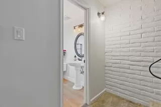 Photo #6: 225000096 Listing