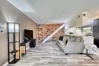 Photo #4: 225000143 Listing 