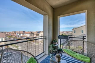 Photo #2: 225000216 Listing