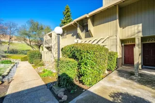 Photo #2: 225000250 Listing 