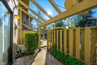 Photo #4: 225000250 Listing 