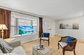Photo #3: 225000376 Listing 