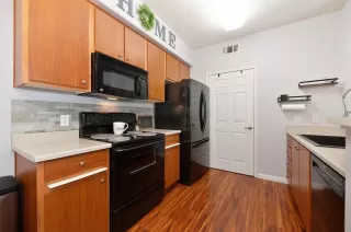 Photo #6: 225000481 Listing