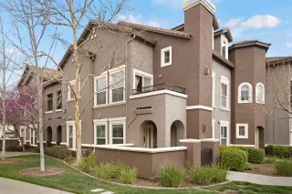 Photo #2: 225001489 Listing 