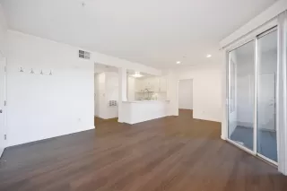 Photo #2: 225001801 Listing