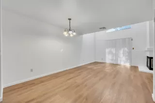 Photo #3: 225001896 Listing