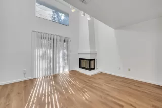 Photo #5: 225001896 Listing