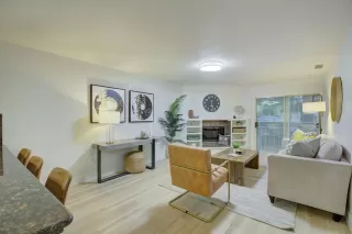 Photo #1: 225002450 Listing 