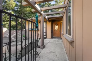 Photo #2: 225002682 Listing