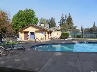 Photo #3: 225003427 Listing 