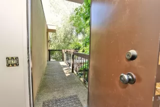 Photo #3: 225003511 Listing