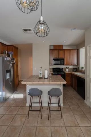 Photo #5: 225004755 Listing