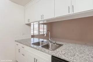 Photo #3: 225005307 Listing