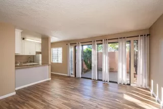 Photo #4: 225005760 Listing