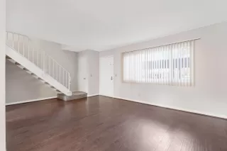 Photo #4: 225006958 Listing 