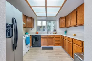 Photo #6: 225007193 Listing