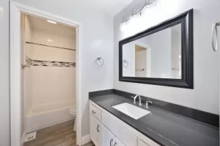 Photo #4: 225007226 Listing