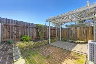 Photo #5: 225007226 Listing