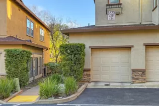 Photo #1: 225007357 Listing