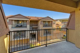 Photo #2: 225007357 Listing