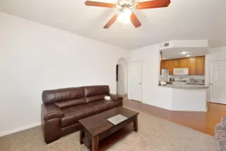 Photo #4: 225007357 Listing