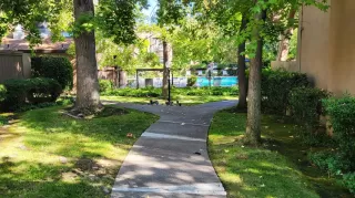 Photo #1: 225007399 Listing