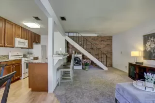 Photo #2: 225007564 Listing 