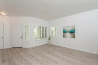 Photo #4: 225007725 Listing