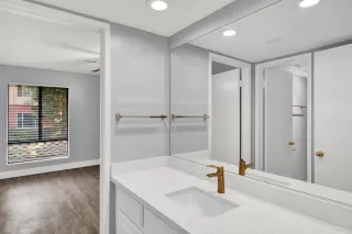 Photo #6: 225008258 Listing